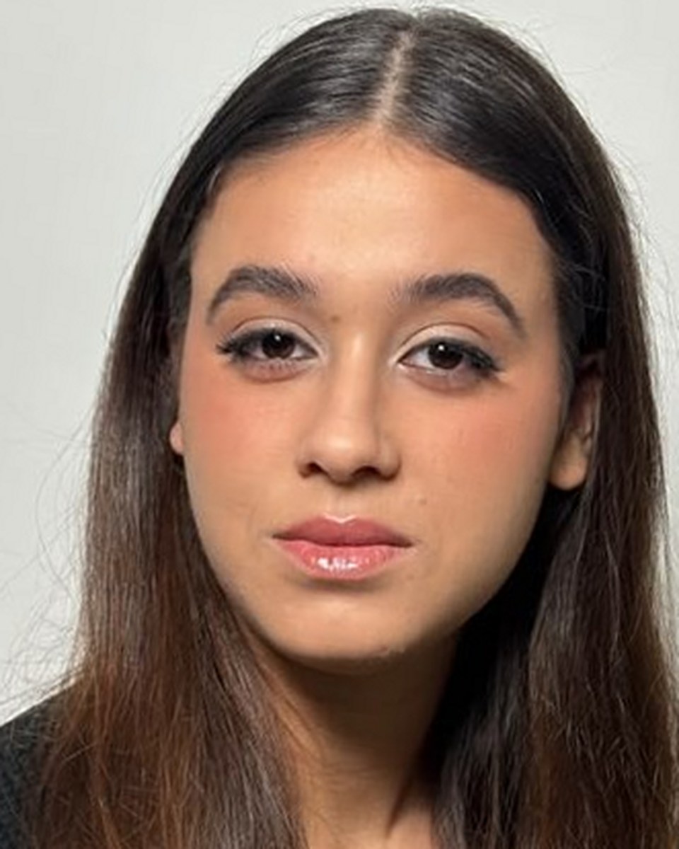 אחרי האיפור, עבודה 4
